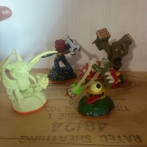Lot of 4 Skylanders Giants - Glow in the Dark Sonic Boom Sprocket Shroomboom